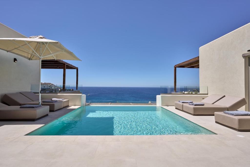 Ios Grand Pool Suites (Mylopotas) 