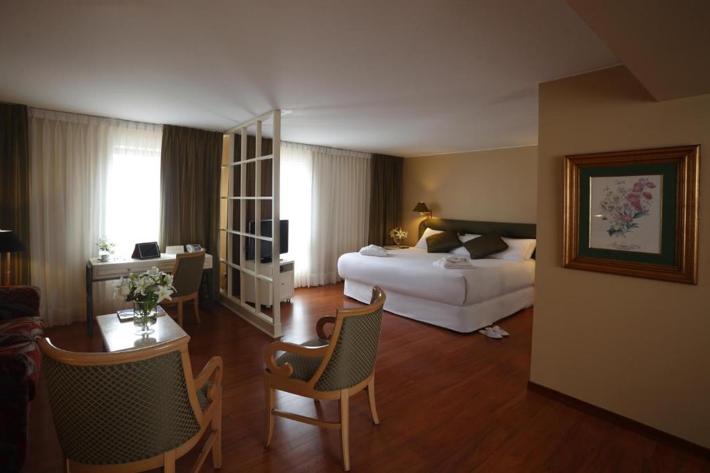 Suites del Bosque Hotel