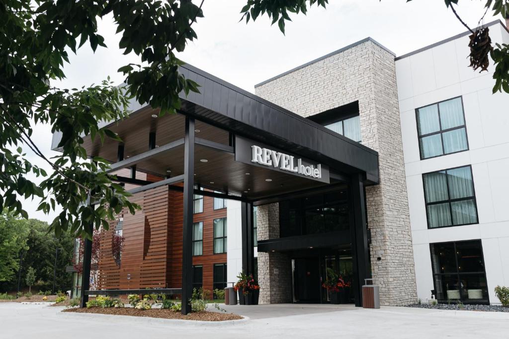 Revel Hotel (Urbandale) 