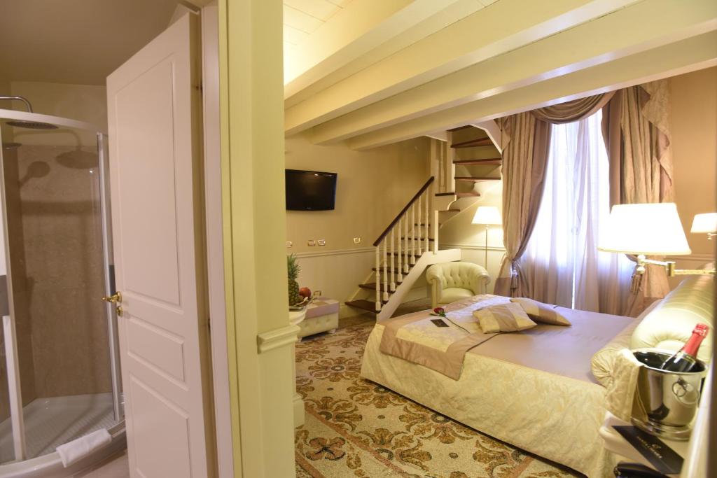 Suite Hotel Santa Chiara